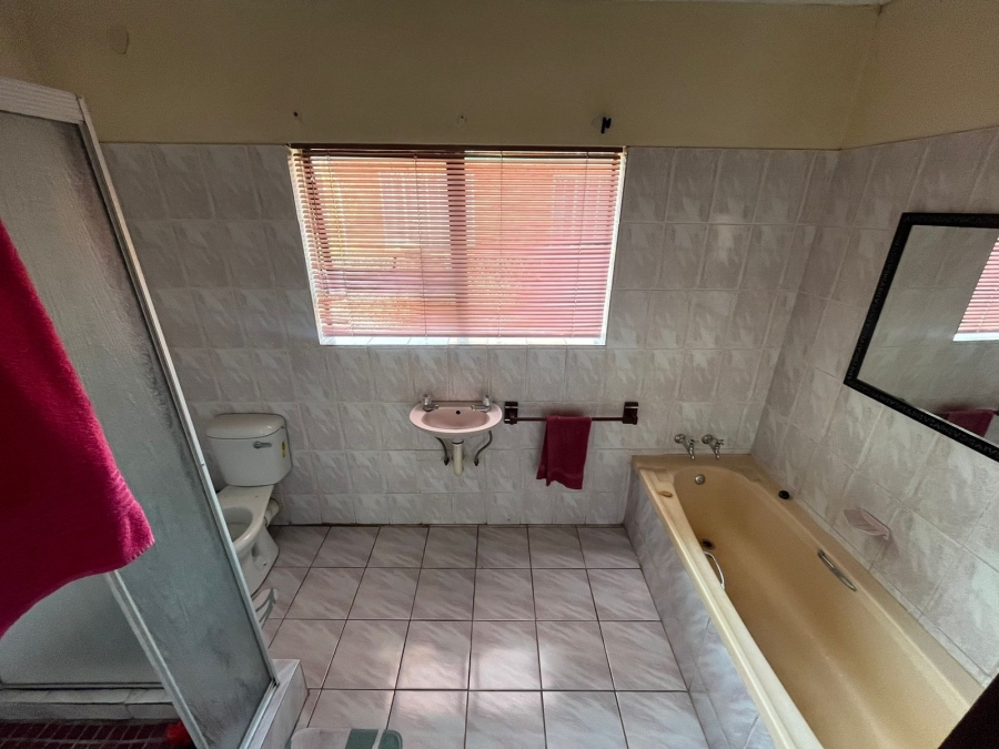 4 Bedroom Property for Sale in Bodorp North West
